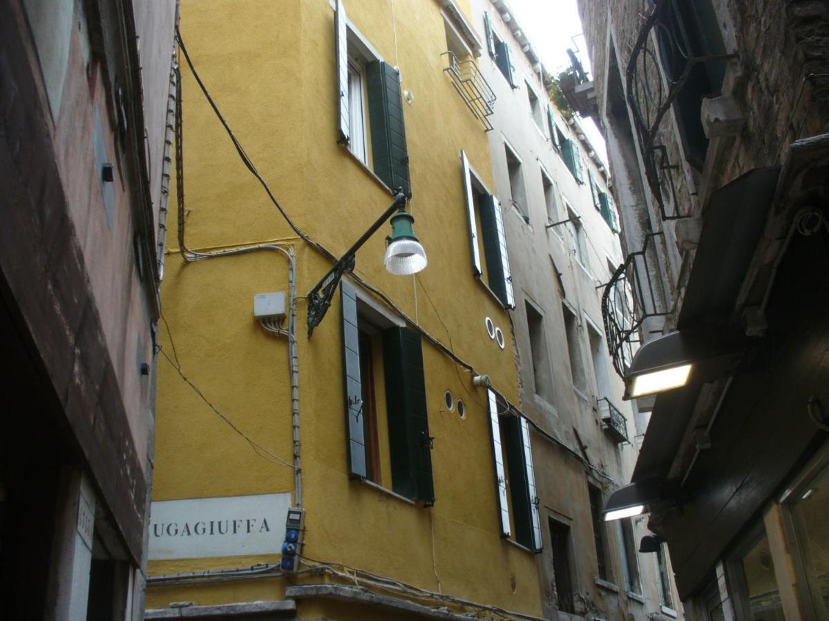 Raggio Di Sole Dietro Piazza San Marco Venetië Buitenkant foto